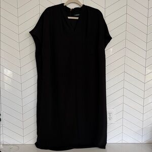 Lauren Ralph Lauren Black V-Neck Shift Dress with Cap Sleeves 18 W